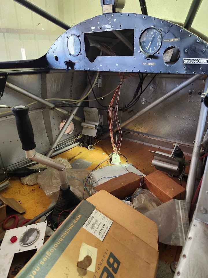 Replica of a gold wing airplane, fully operational, photo 3