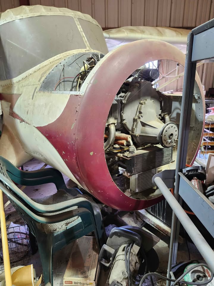 Replica of a gold wing airplane, fully operational, photo 4