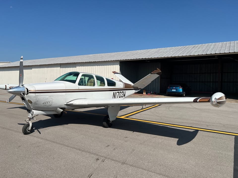 1972 Beechcraft V35B, photo 2