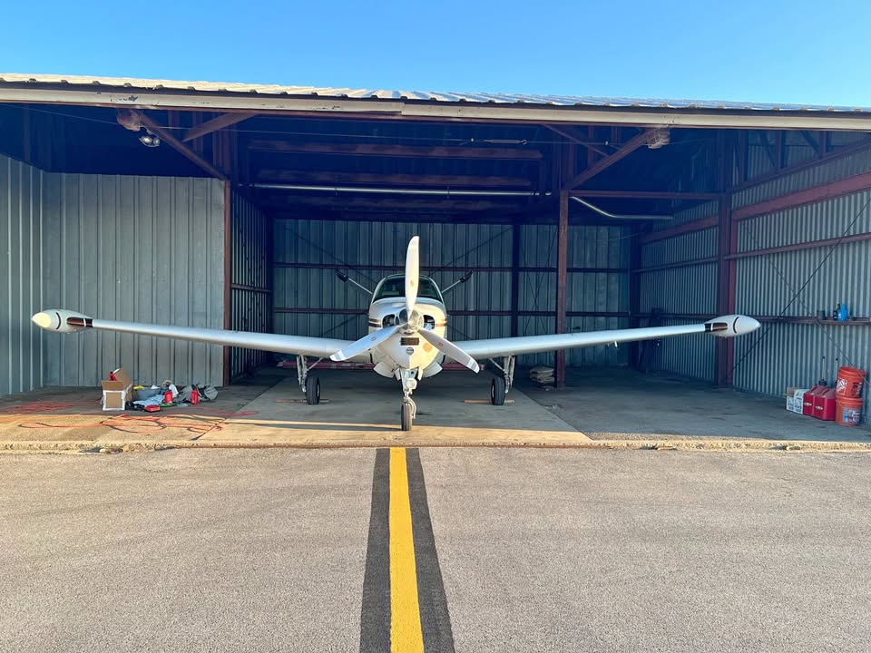 1972 Beechcraft V35B, photo 1