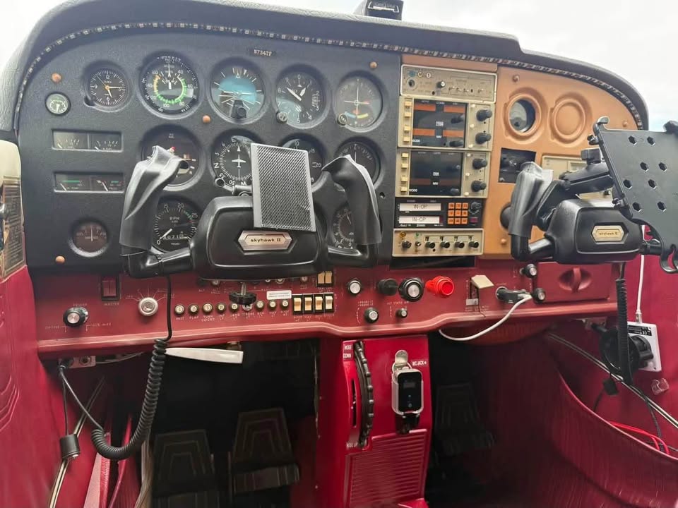1977 Cessna 172n, photo 8