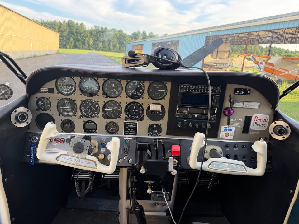 1973 Beechcraft Musketeer B-19 sport, photo 2