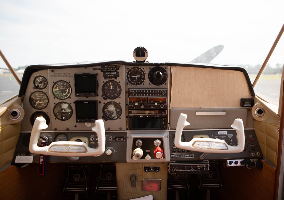 Low Time Beechcraft Musketeer Super III, photo 2