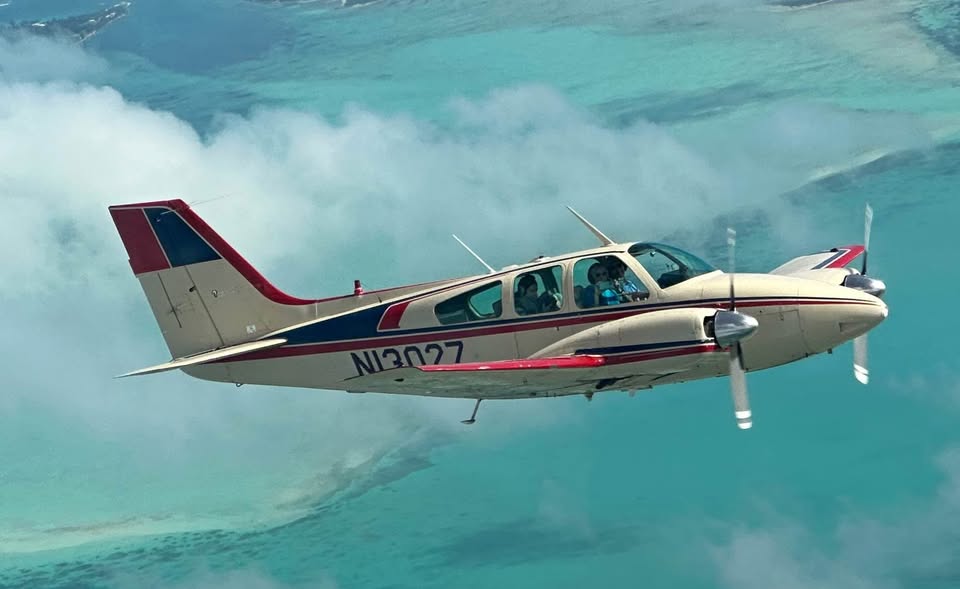 1961 Beechcraft 95-55 baron, photo 2