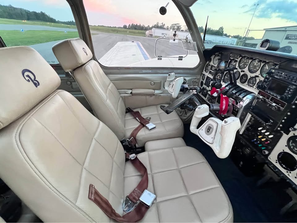 1961 Beechcraft 95-55 baron, photo 10