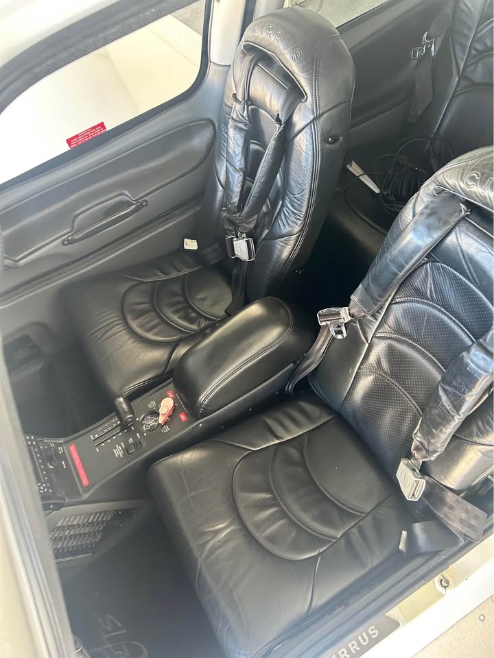 2006 Cirrus sr 22, photo 3
