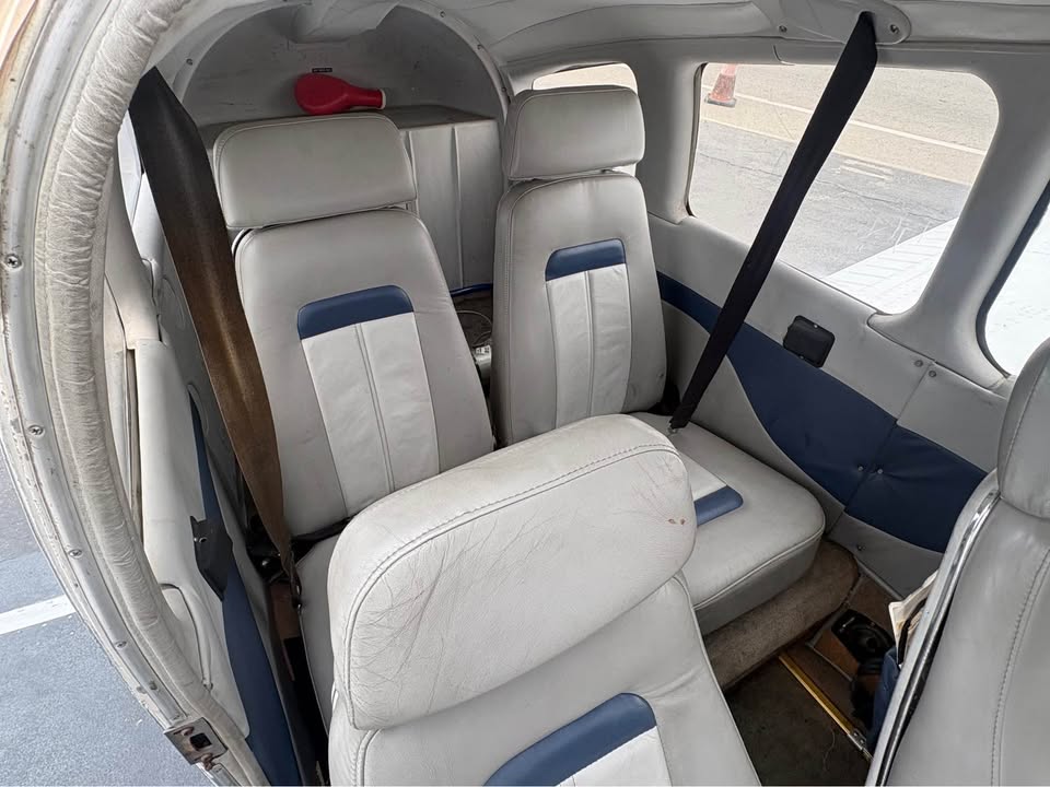 Piper PA28R-201T 1977, photo 8