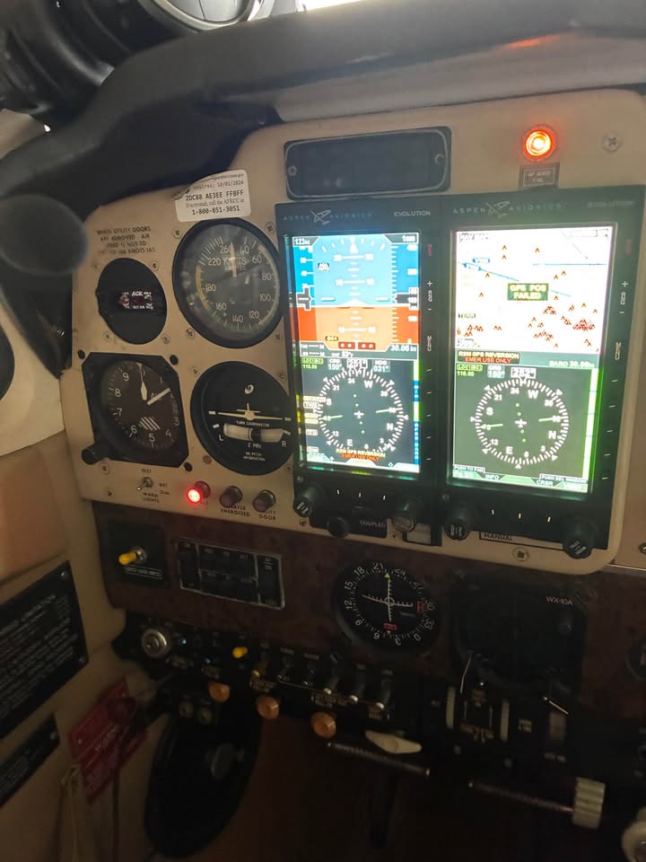 1981 A36 Beechcraft Bonanza, photo 2