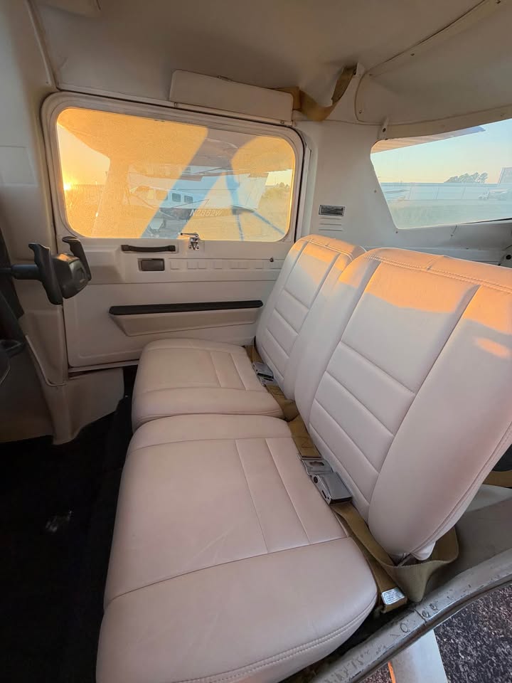 1975 Cessna 150M, photo 2