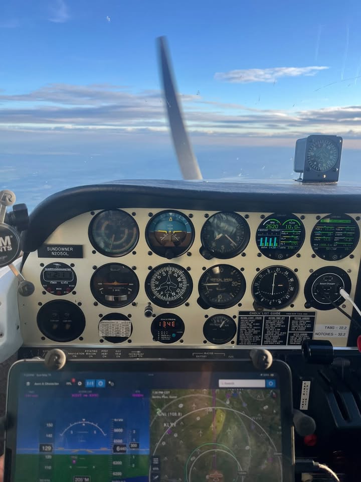 1976 Beechcraft C23 sundowner, photo 4