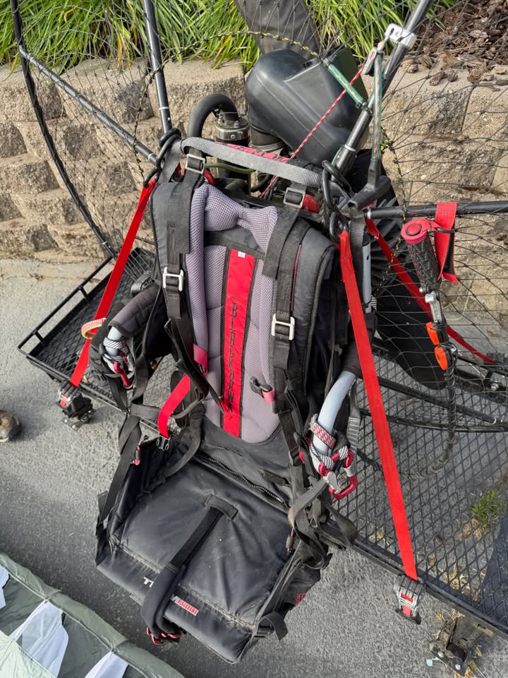 Complete Blackhawk Paramotor & Wing, photo 4
