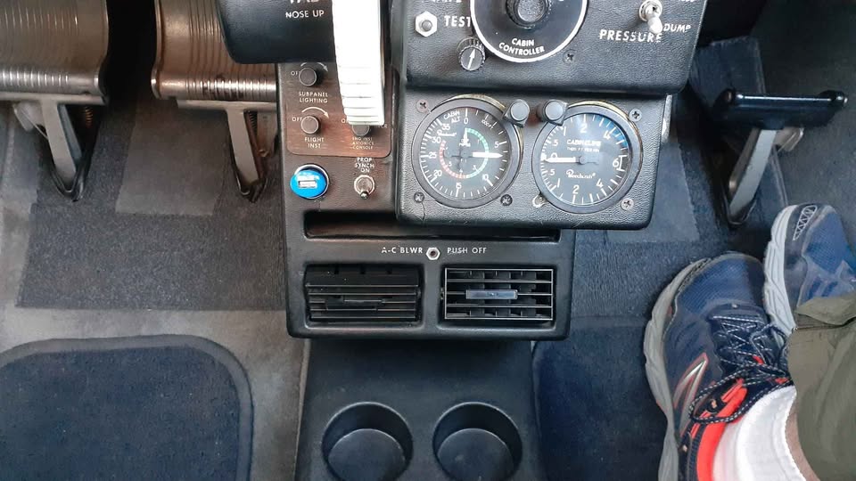 1976 Beechcraft 58p, photo 3