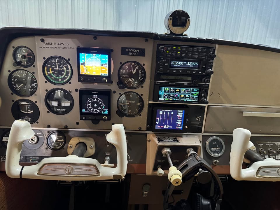 1966 Beechcraft A23/24 musketeer super iii, photo 4