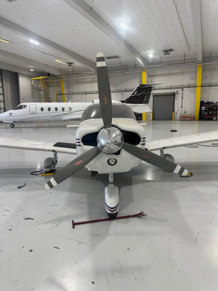 1976 Piper PA32-300, photo 2