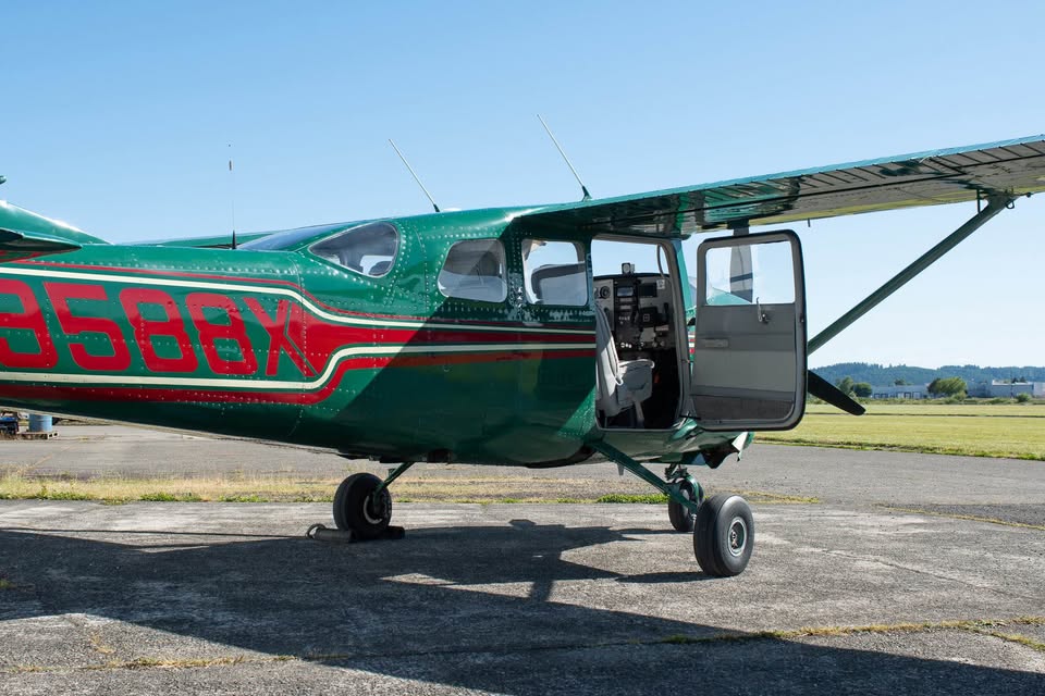 1962 Cessna 210B, photo 3