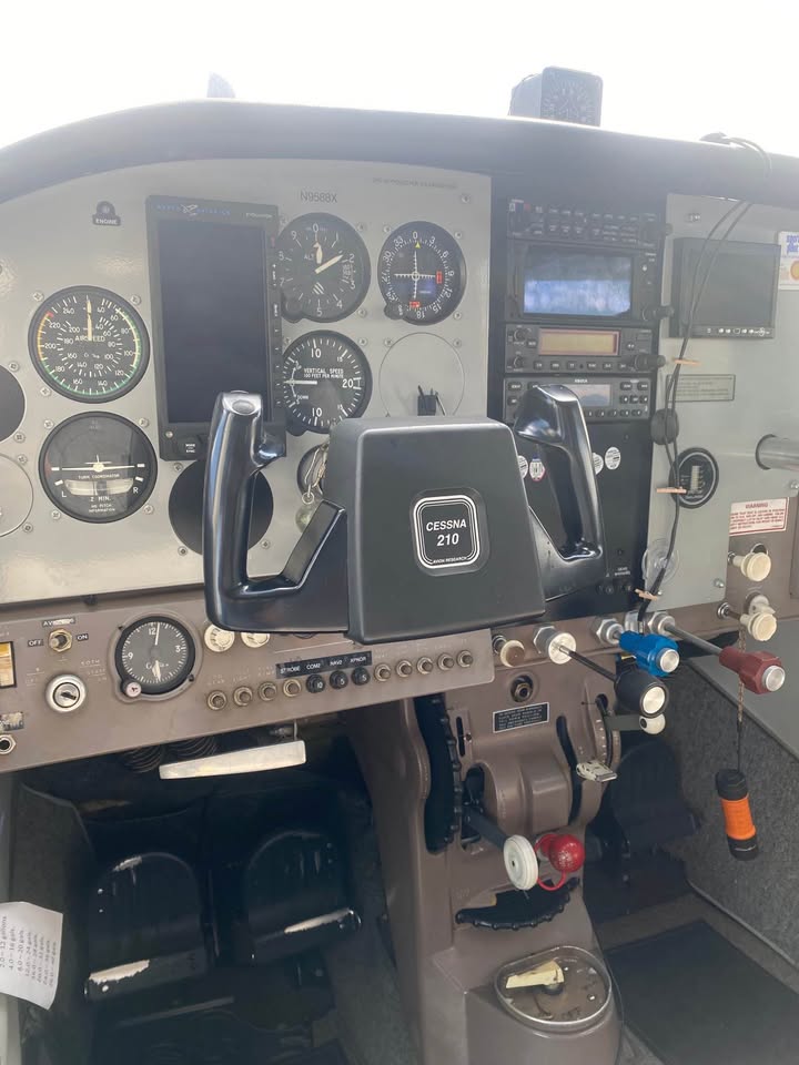 1962 Cessna 210B, photo 7