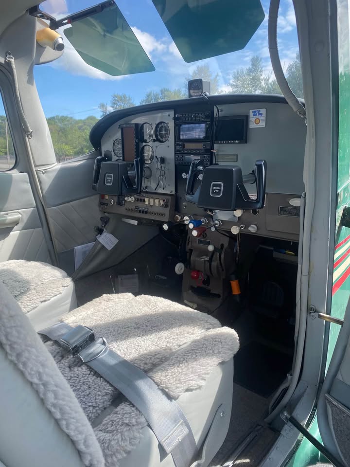 1962 Cessna 210B, photo 6
