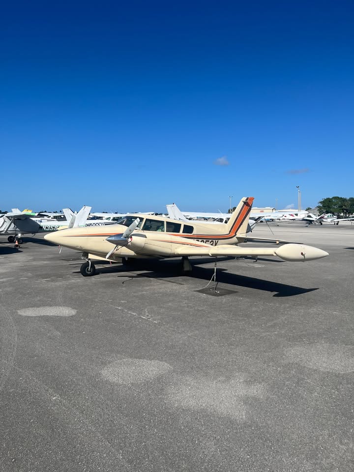 1967 Piper PA30, photo 4