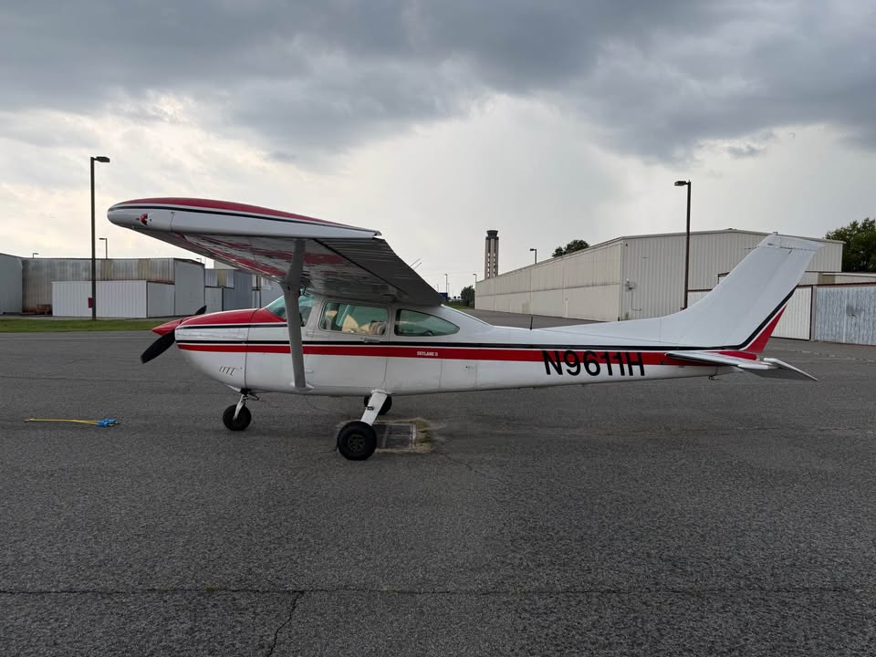 1981 Cessna 182R, photo 8