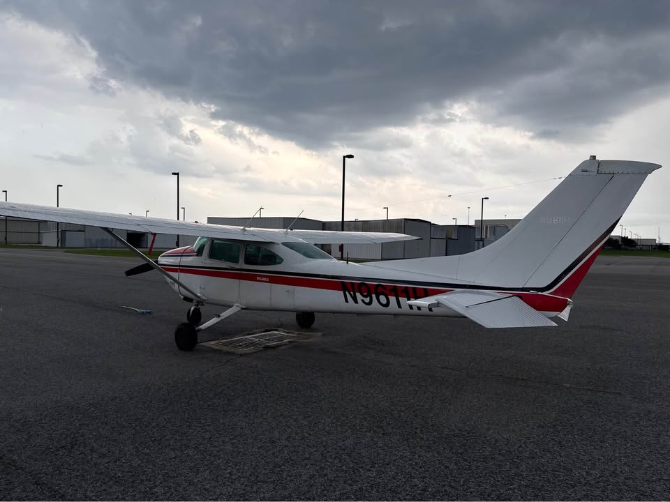 1981 Cessna 182R, photo 7