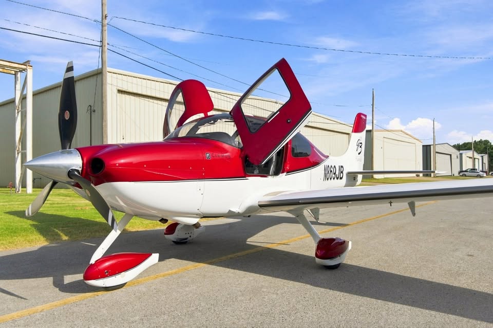 2008 Cirrus SR22 Turbo, photo 2