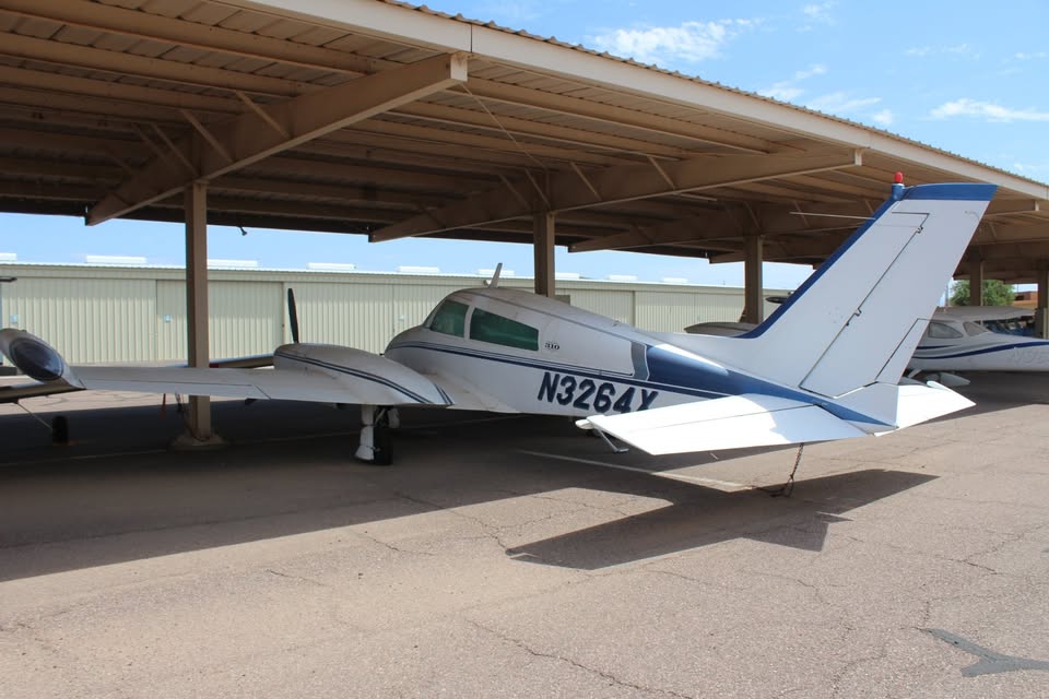 1967 Cessna 310l, photo 2