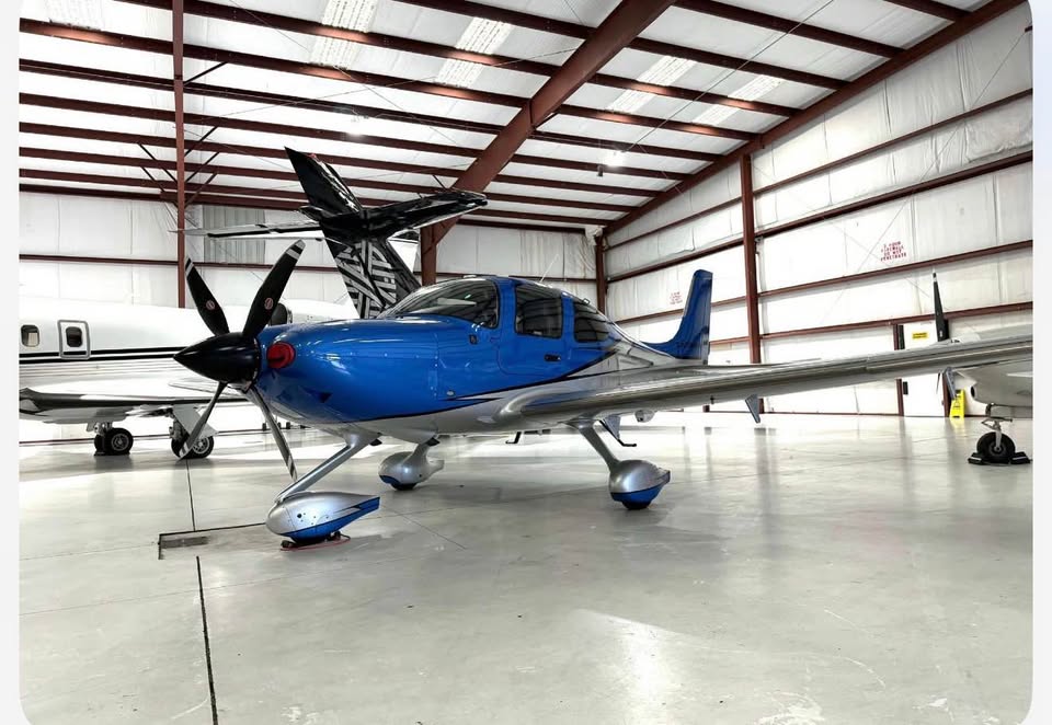 2023 Cirrus SR22, photo 2