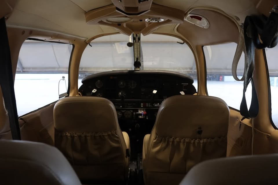 1975 Piper PA28R 200, photo 2