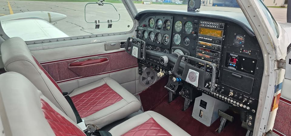 1959 Beechcraft Debonair 33, photo 10