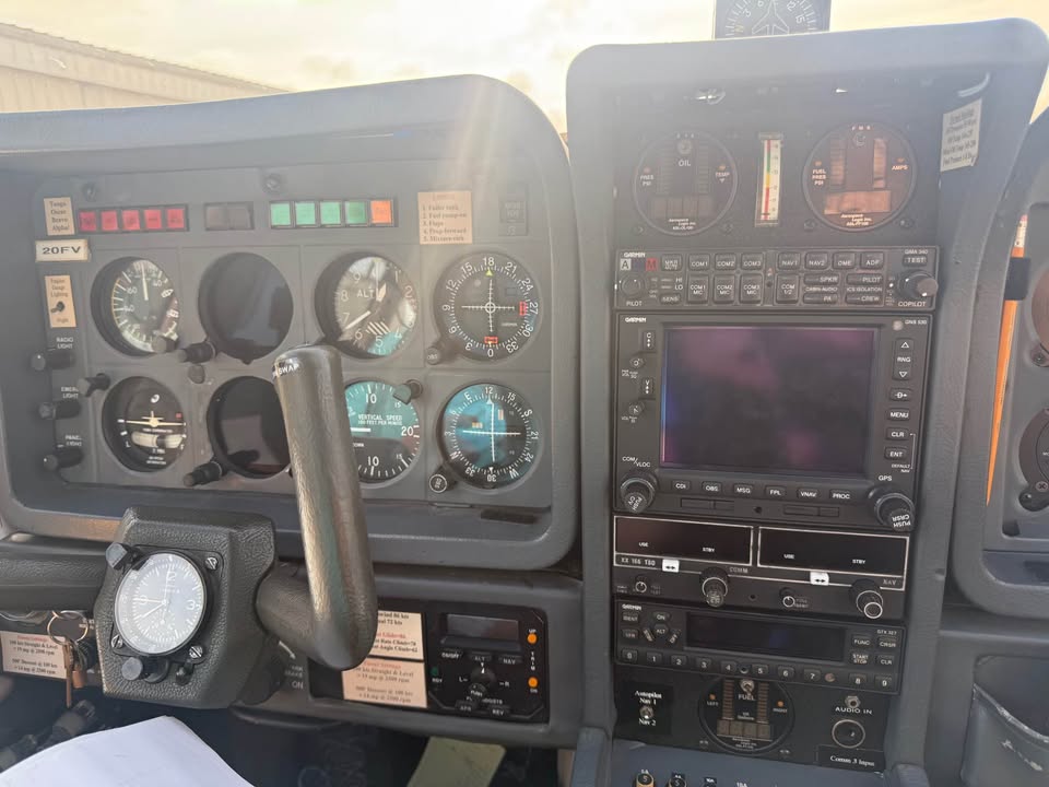 1986 Societe De Construction D'Avions De Tourisme Et D'Affaires Socata Tb-10, photo 3