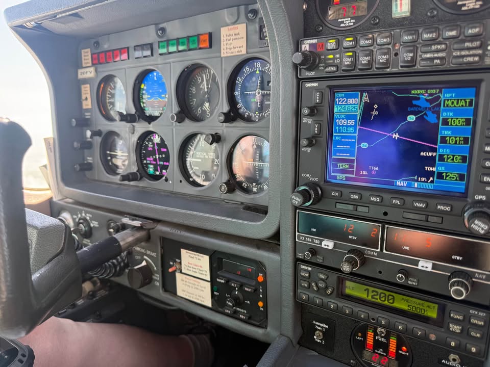 1986 Societe De Construction D'Avions De Tourisme Et D'Affaires Socata Tb-10, photo 5