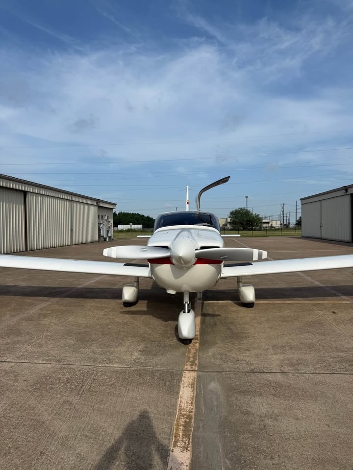 1986 Societe De Construction D'Avions De Tourisme Et D'Affaires Socata Tb-10, photo 6