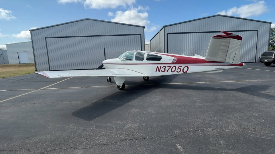 1967 Beechcraft V35TC, photo 2