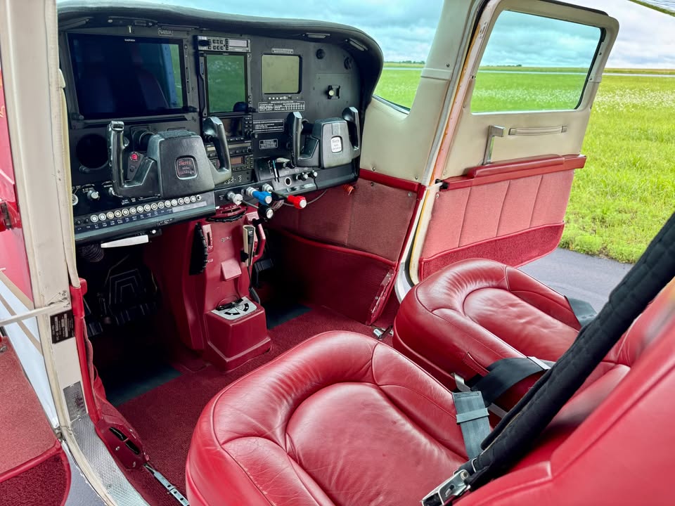 1977 Cessna 210M, photo 11