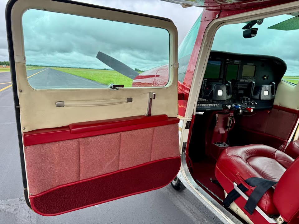 1977 Cessna 210M, photo 9