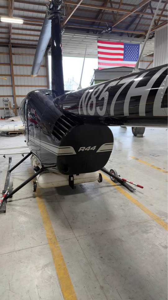 2005 Robinson R44 Helicopter, photo 9