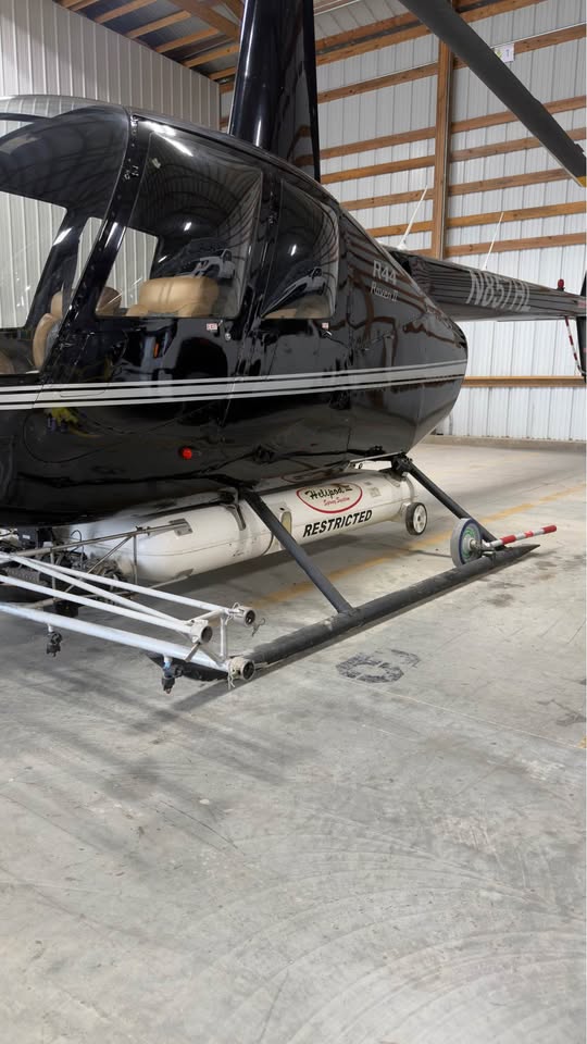 2005 Robinson R44 Helicopter, photo 5