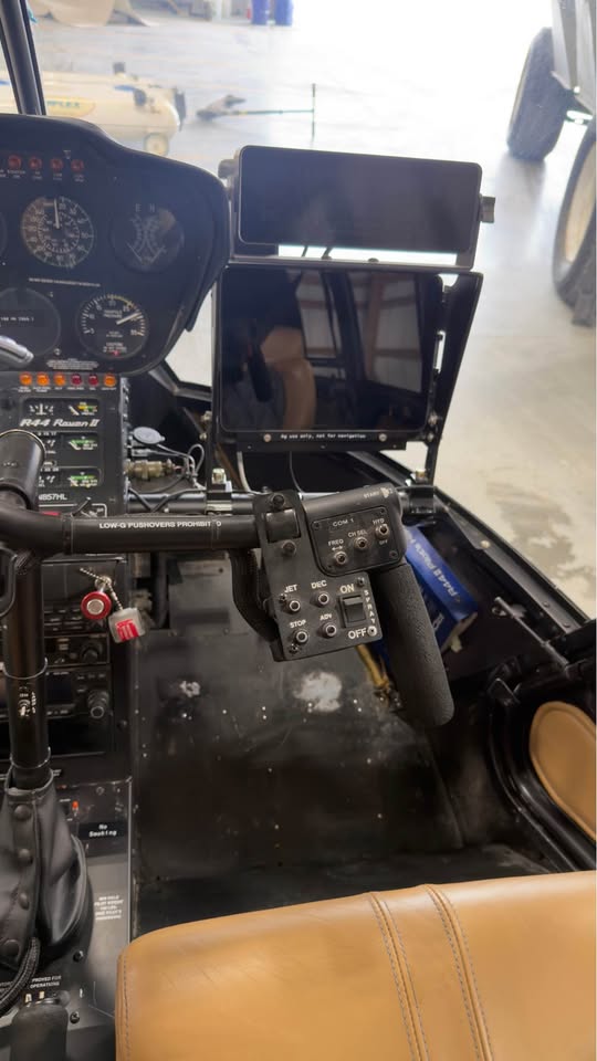 2005 Robinson R44 Helicopter, photo 7