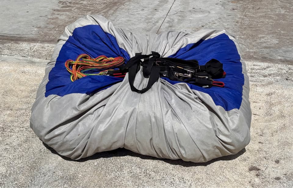 Fresh Breeze (2-Stroke Hirth) Paramotor, and Dolpo 2 Wing, photo 5