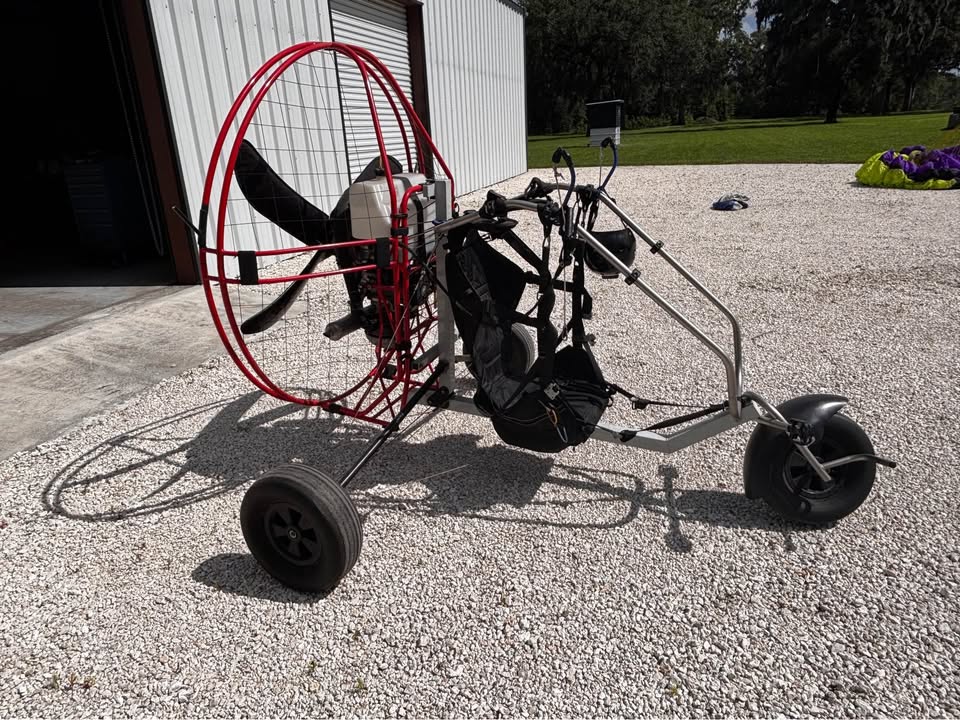 Fresh Breeze (2-Stroke Hirth) Paramotor, and Dolpo 2 Wing, photo 3