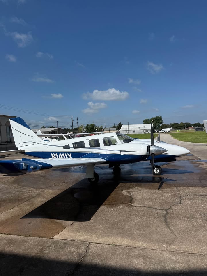 1975 Piper Seneca II, photo 4