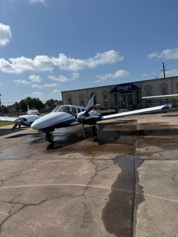 1975 Piper Seneca II, photo 2