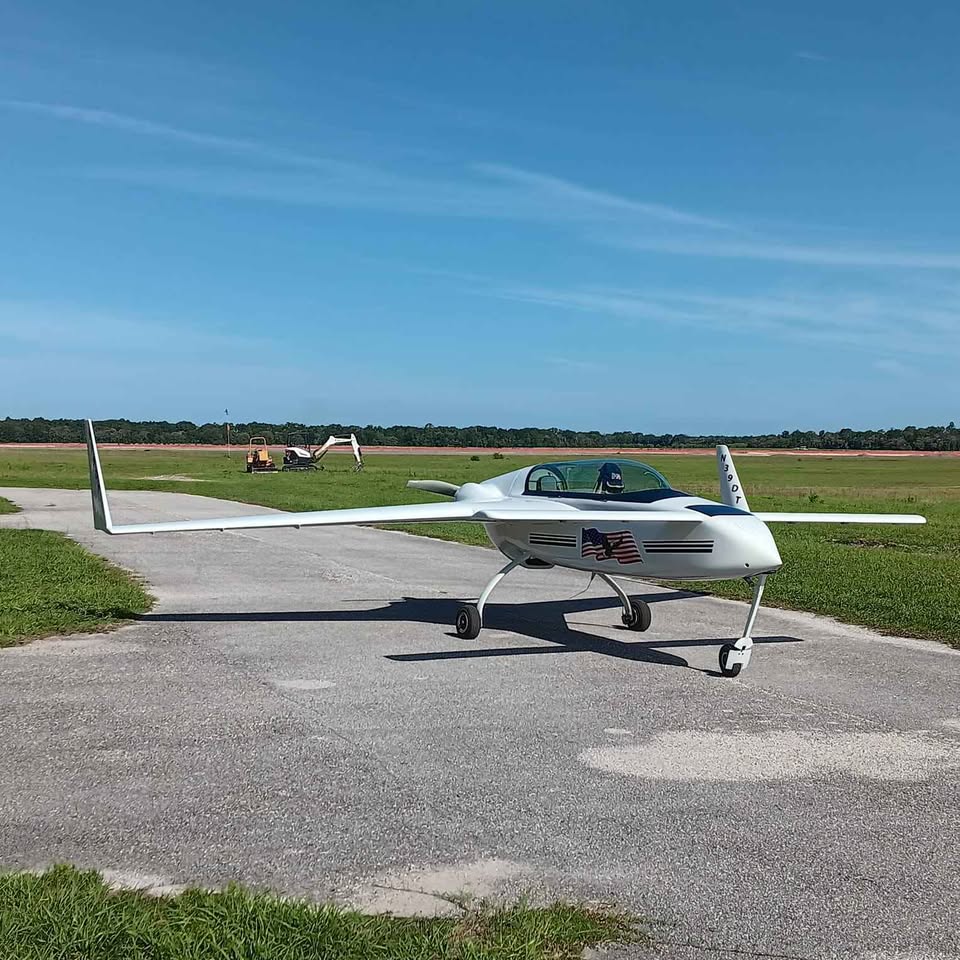 Airplane, photo 3