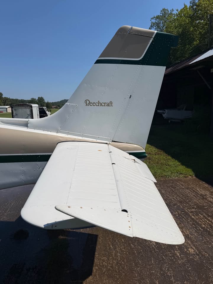 1968 Beechcraft E33, photo 12