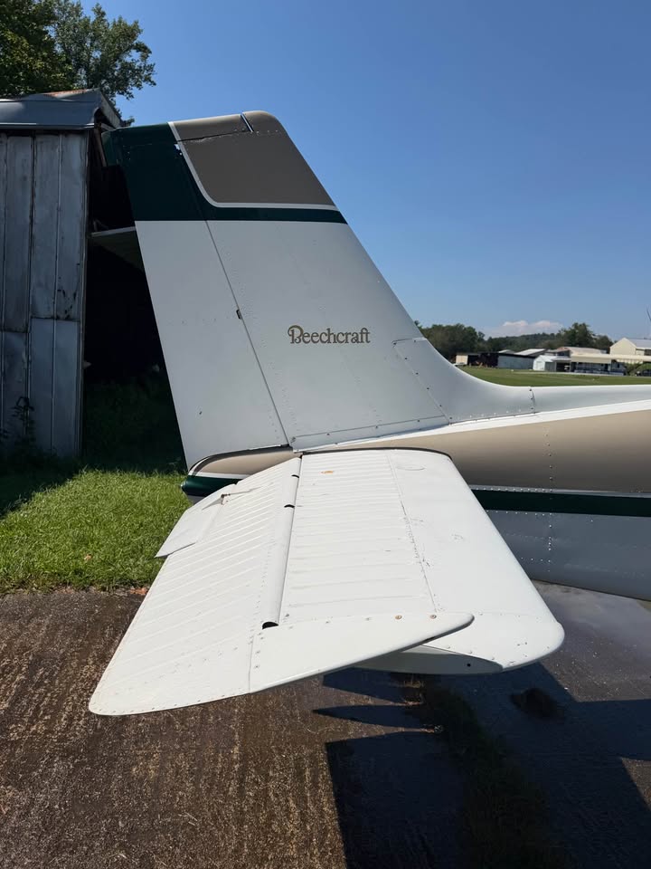 1968 Beechcraft E33, photo 13