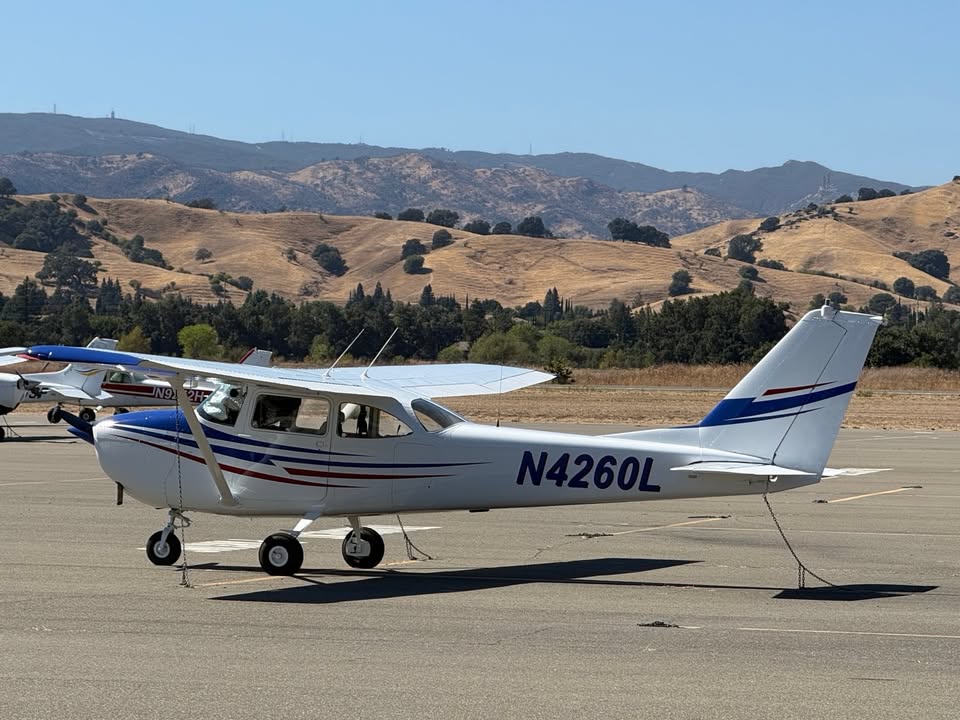 1966 Cessna 172G Skyhawk, photo 2