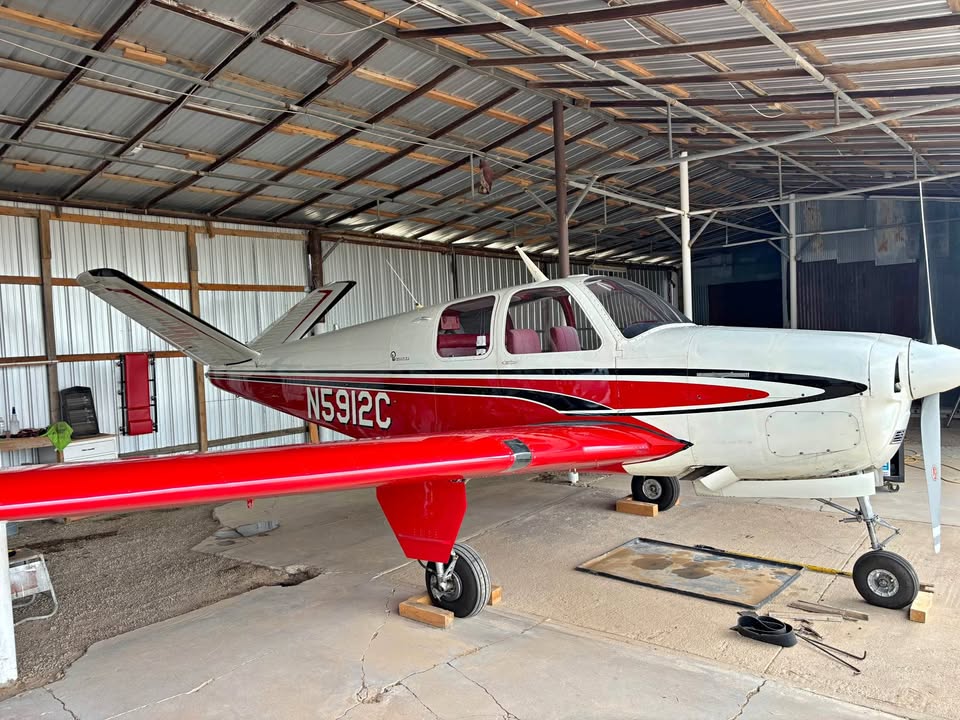 Beechcraft Bonanza 1953 D35, photo 1