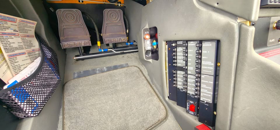 2001 Cirrus SR20, photo 7
