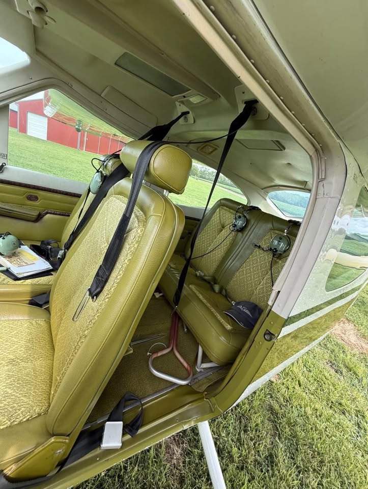 1974 Cessna 177 Cardinal RG, photo 2
