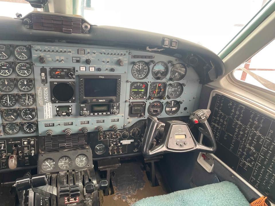 1981 Beechcraft B200, photo 3